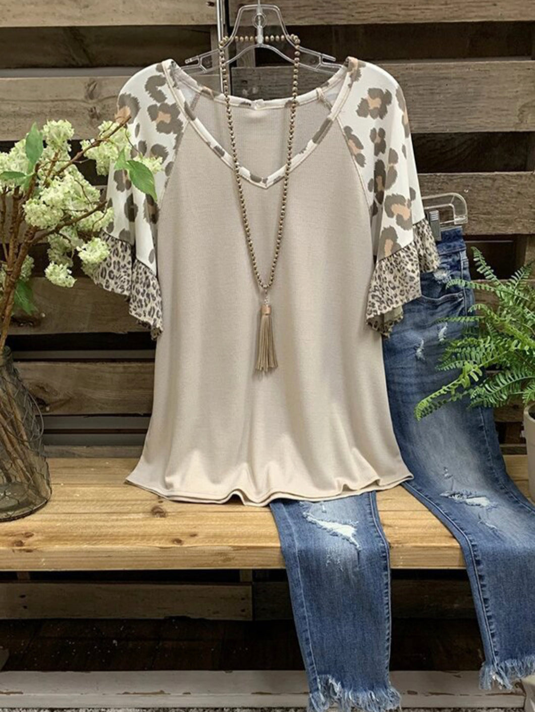 Chic Ruffled Leopard Print Sleeved Blouse